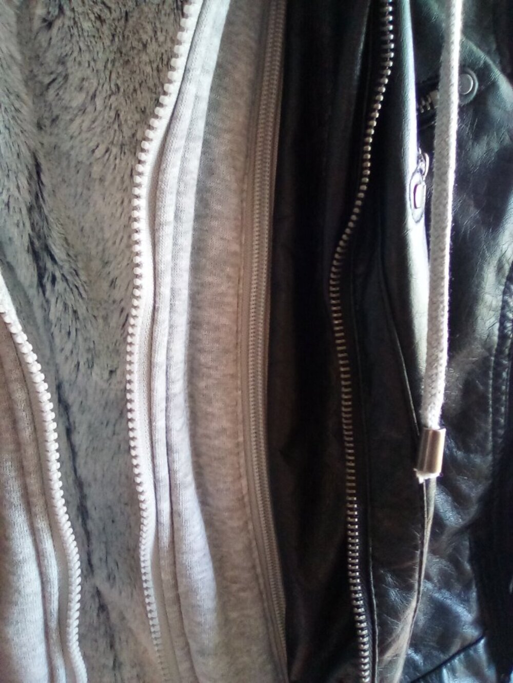 J2 by Jou Jou Black Faux Leather Hooded Biker Moto Jacket Size Medium Fur Lined - Picture 4 of 5